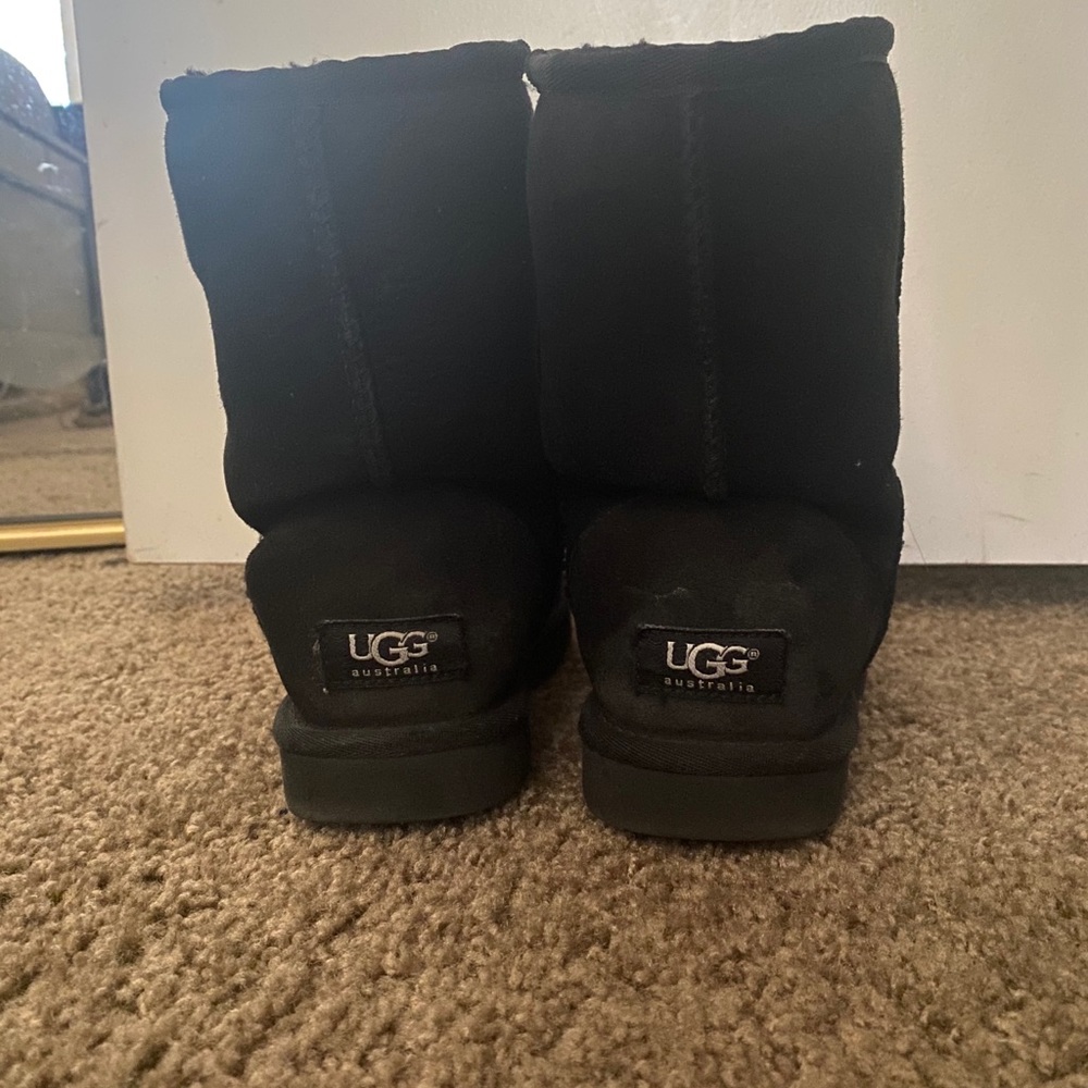 Short Black Uggs